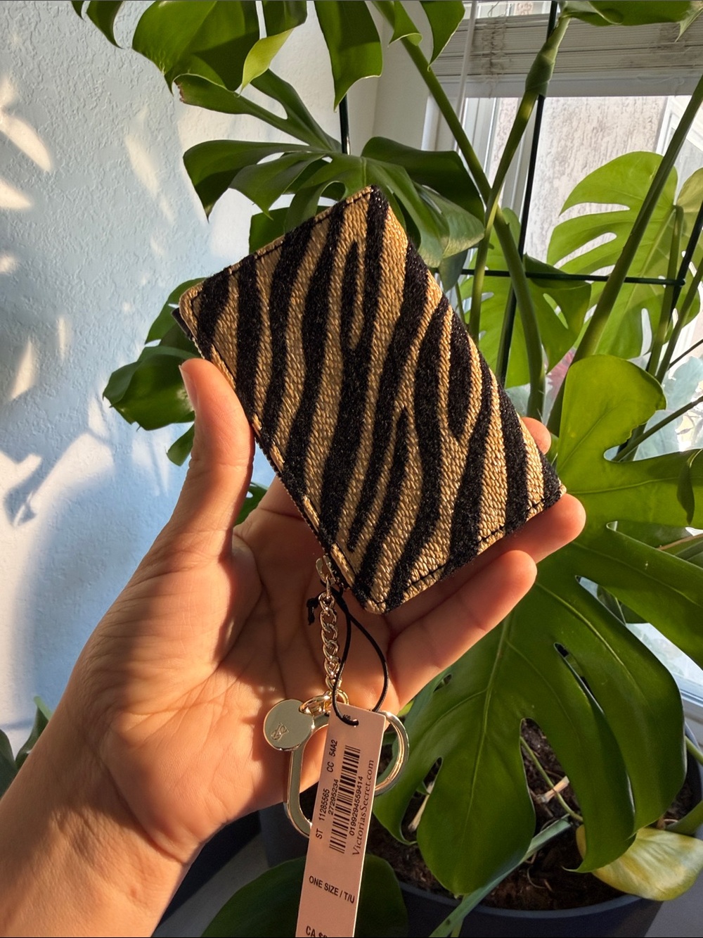 VS Black Zebra Straw Card Case with Key Ring - Picture 3 of 6